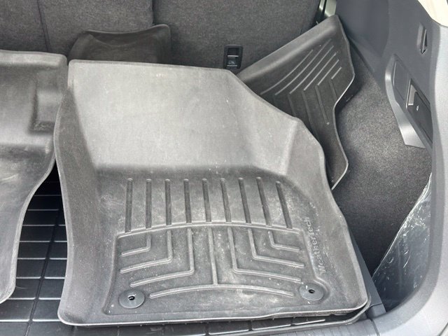 Used 2018 Volkswagen Tiguan SEL AWD/4WD image 37