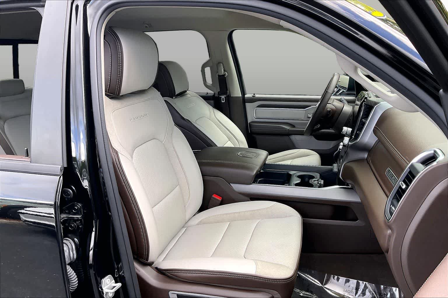 Used 2025 RAM 1500 Laramie AWD/4WD image 14