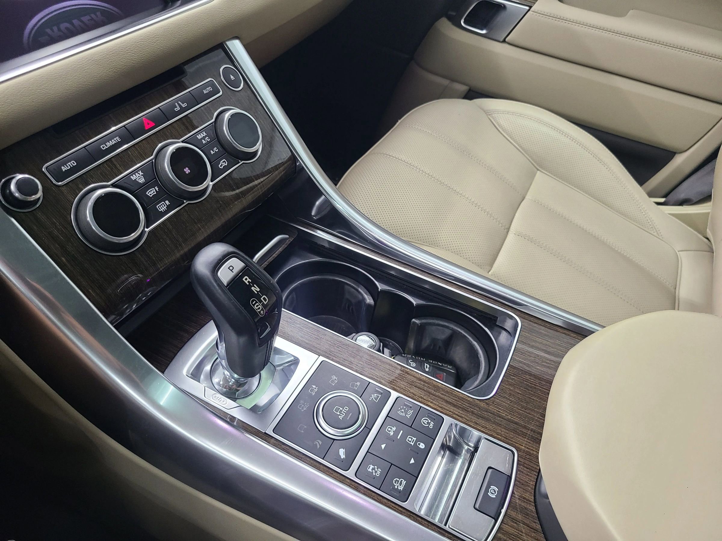 Used 2016 Land Rover Range Rover Sport Supercharged image 26