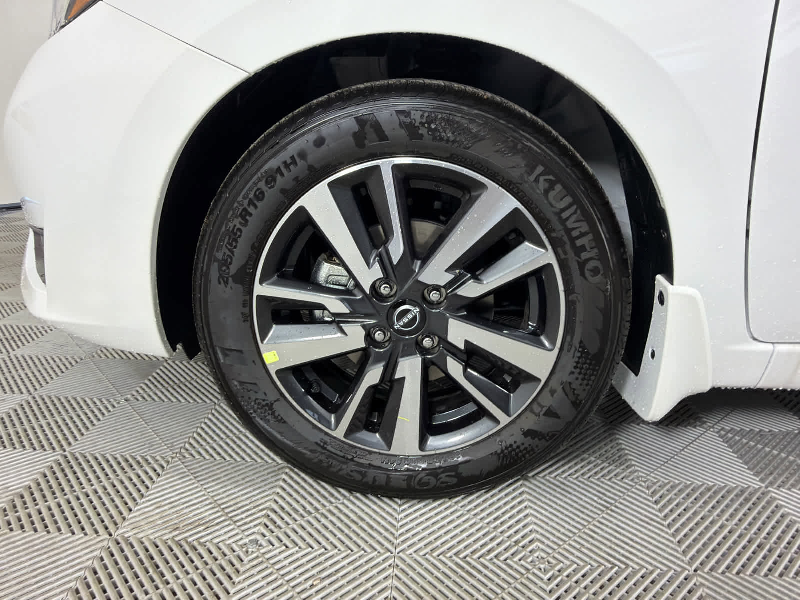 New 2025 Nissan Versa SV w/ Trunk Package image 9