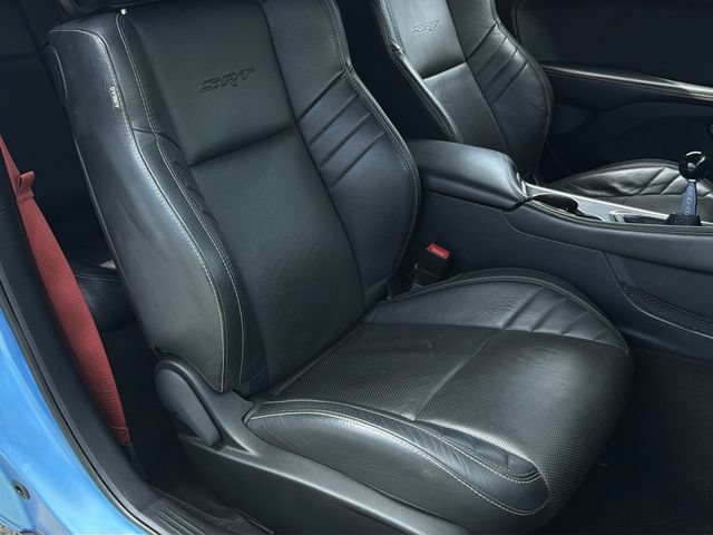 Used 2015 Dodge Challenger SRT Hellcat RWD image 32