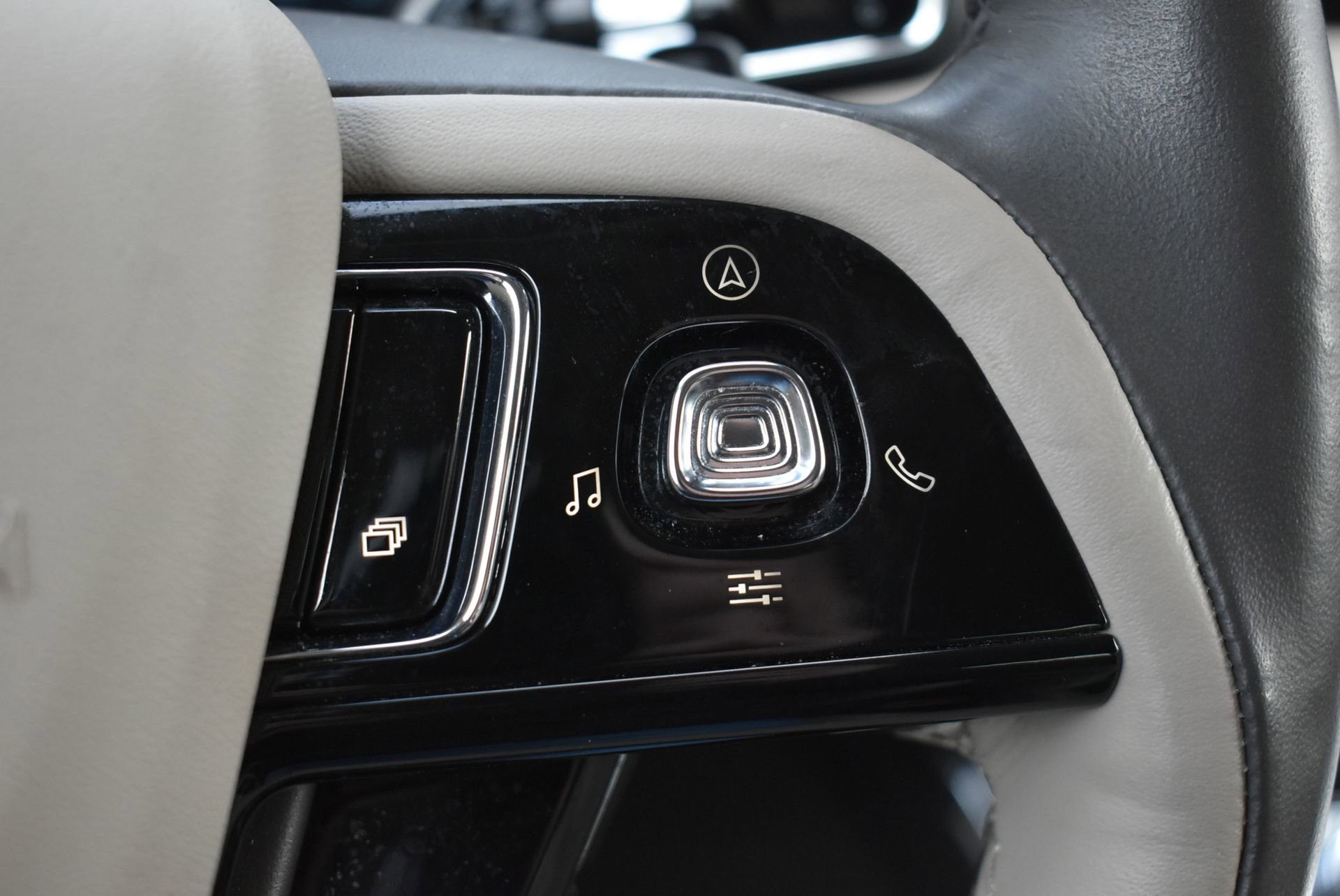 Used 2023 Lincoln Corsair Reserve w/ Equipment Group 201A image 21