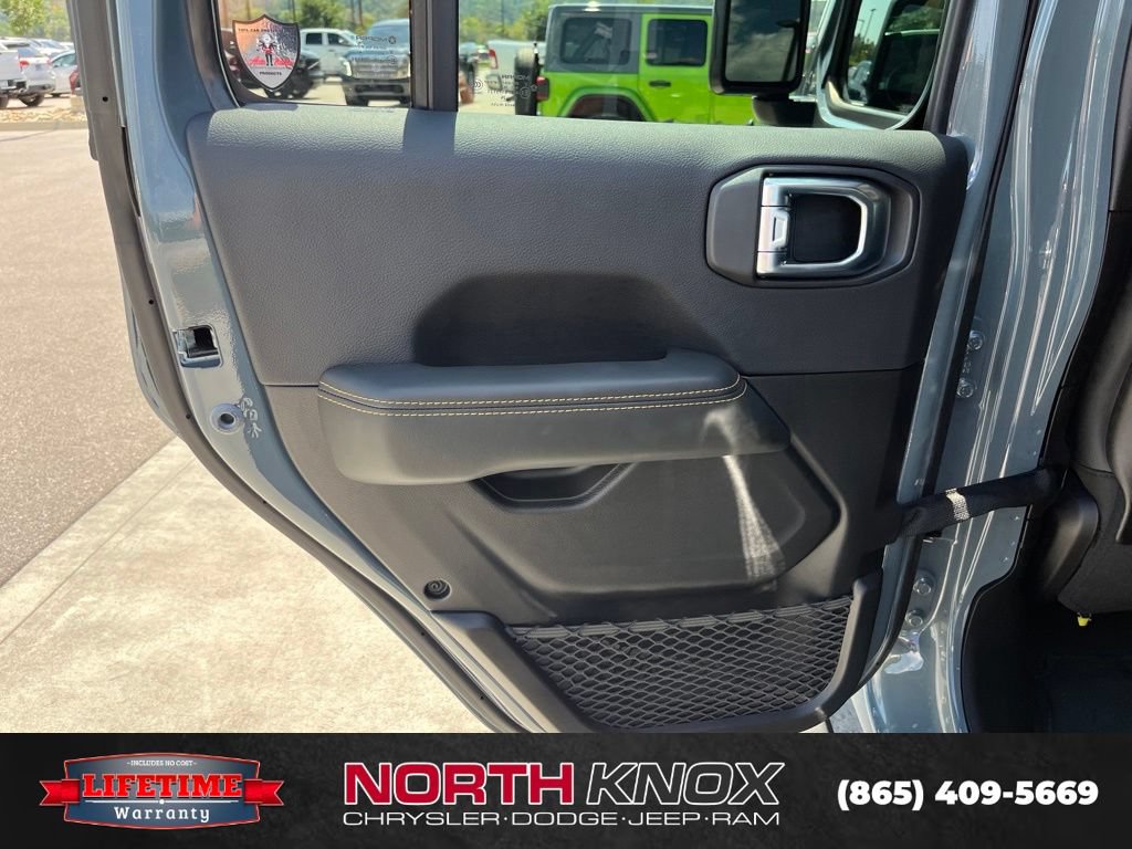 New 2026 Jeep Gladiator Sport AWD/4WD image 17