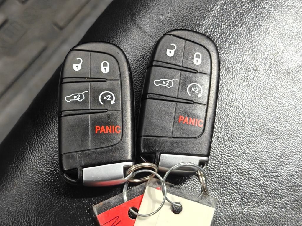 Used 2021 Jeep Grand Cherokee Limited AWD/4WD image 12