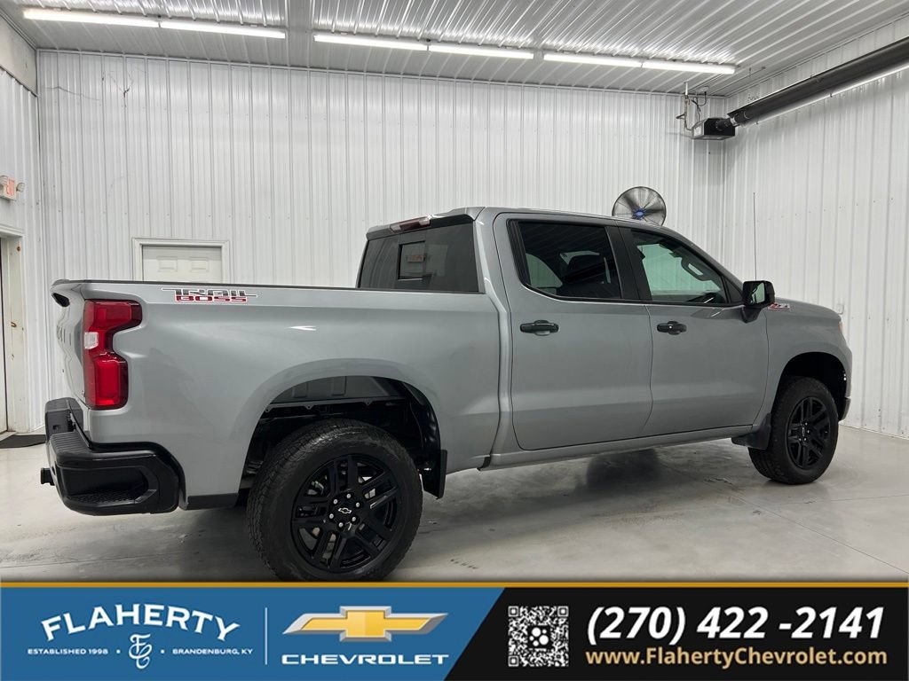 Used 2025 Chevrolet Silverado 1500 LT Trail Boss w/ Convenience Package II AWD/4WD image 2