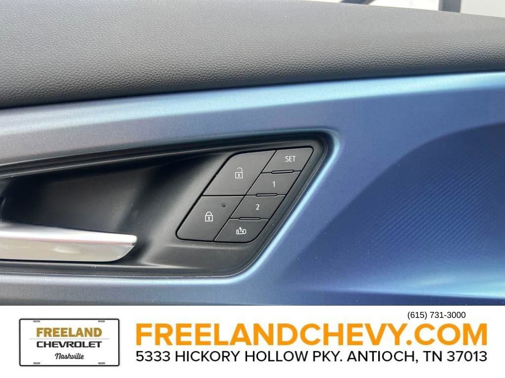 New 2025 Chevrolet Equinox EV LT w/ Convenience Package II image 14