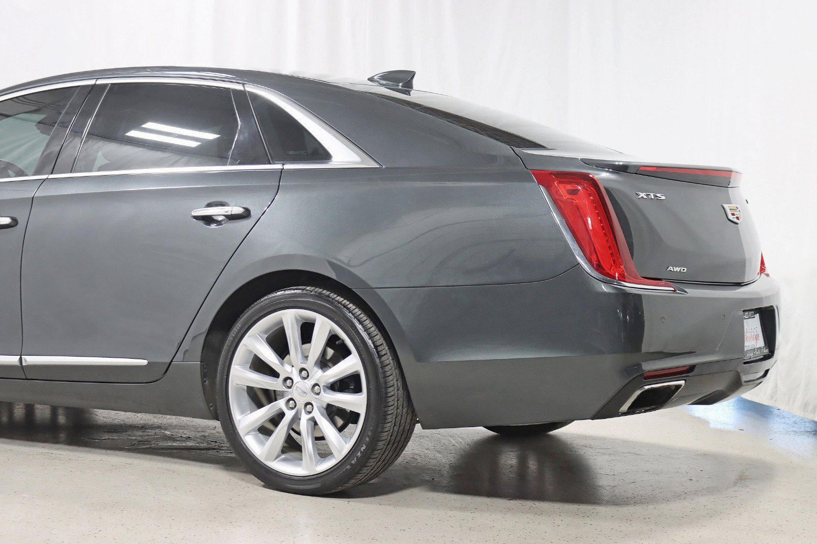 Used 2018 Cadillac XTS Vsport Platinum image 10
