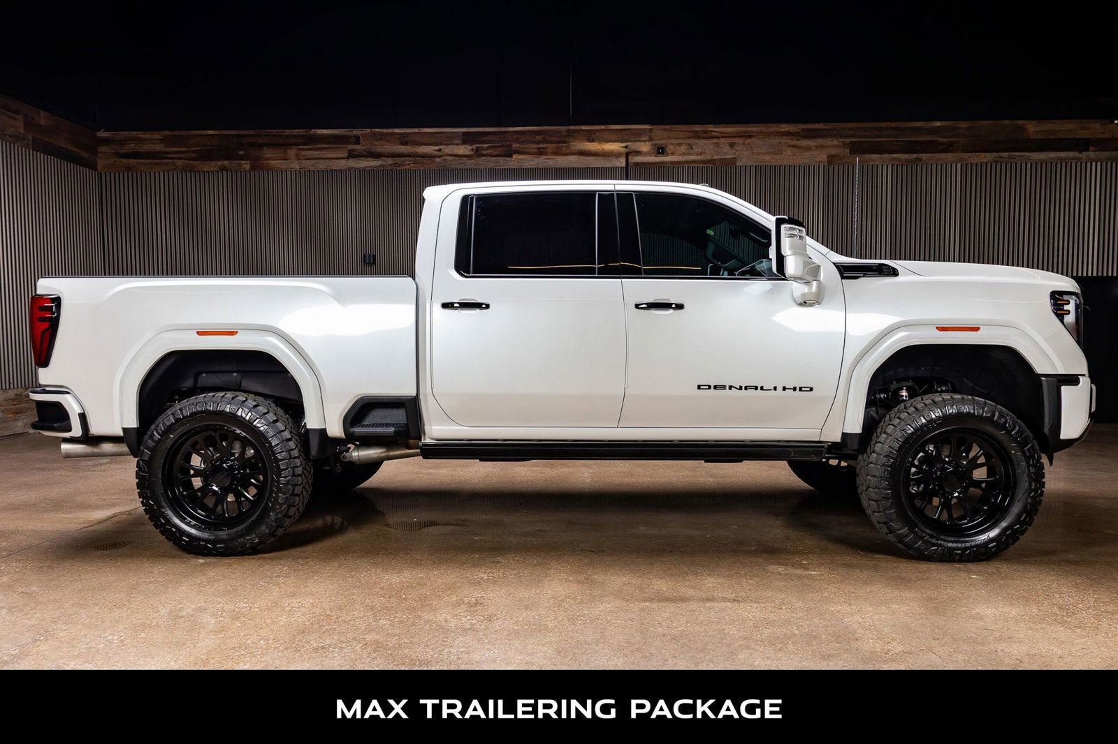 Used 2025 GMC Sierra 2500 Denali Ultimate w/ Max Trailering Package image 11