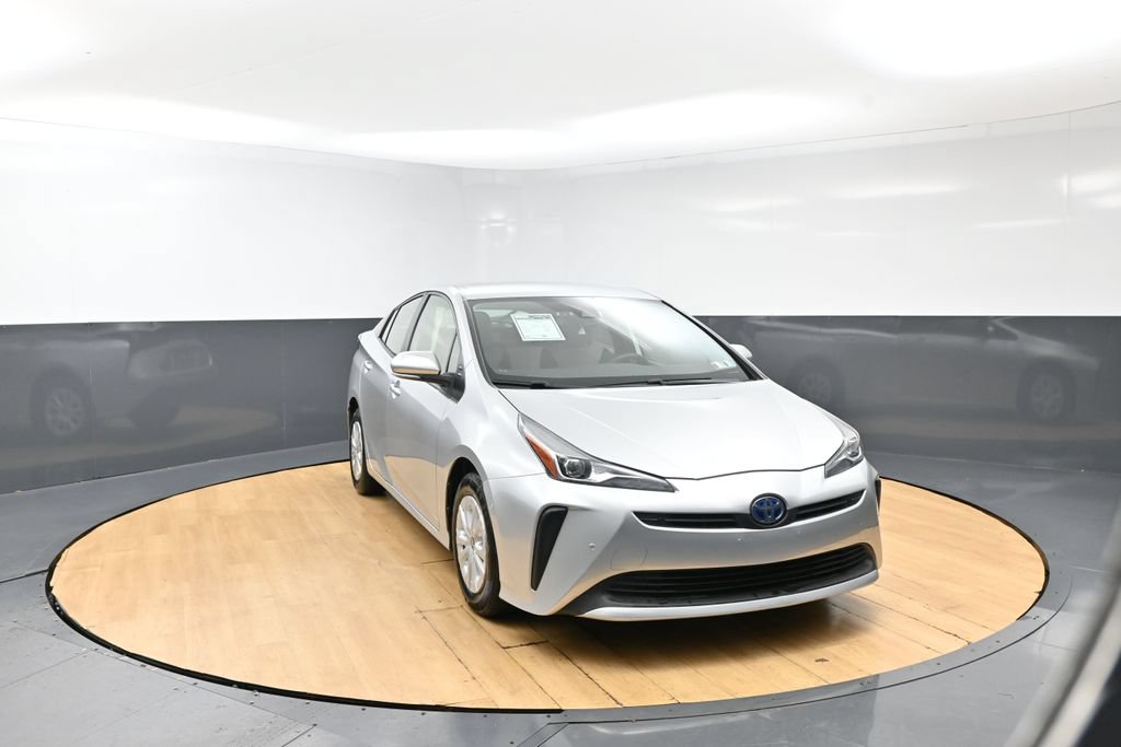 Used 2022 Toyota Prius LE FWD image 4