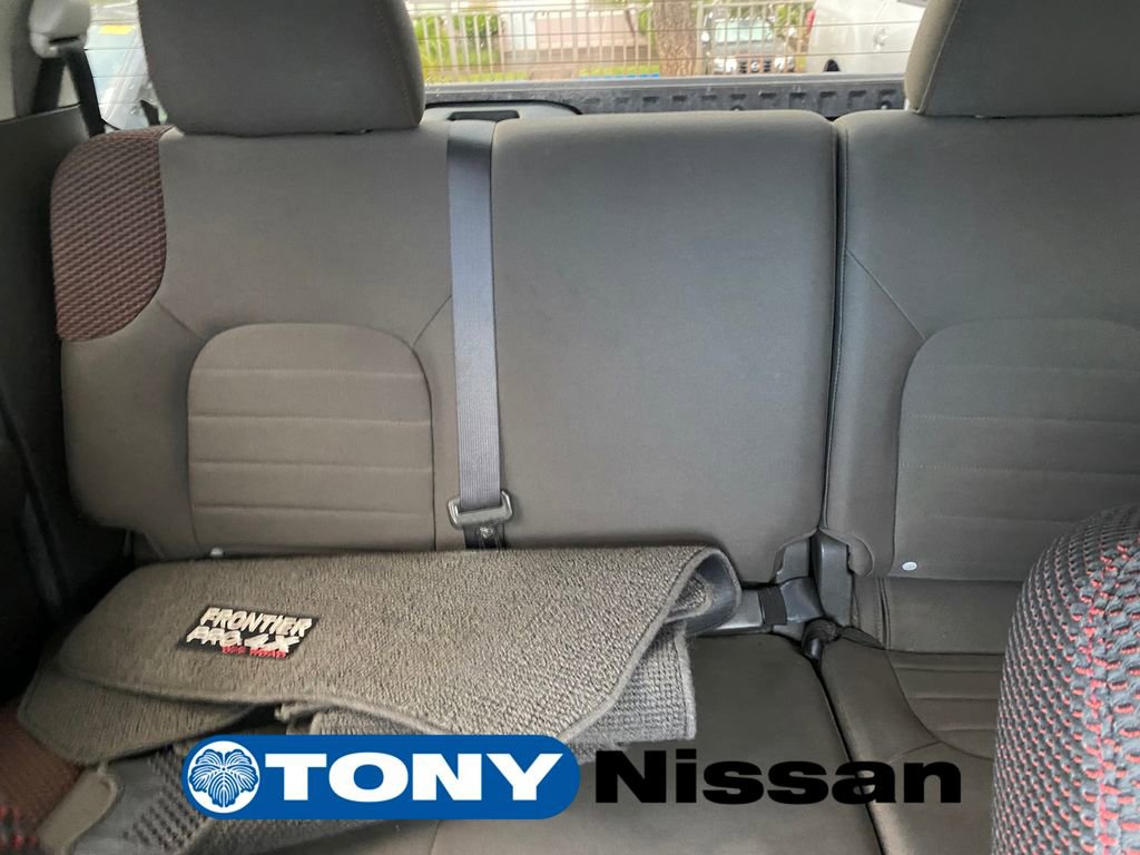 Used 2011 Nissan Frontier PRO-4X AWD/4WD image 18