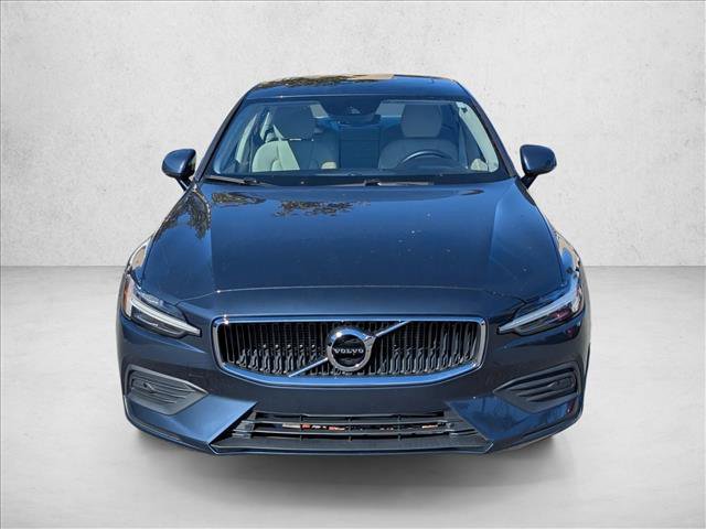 Used 2020 Volvo S60 T5 Momentum image 2