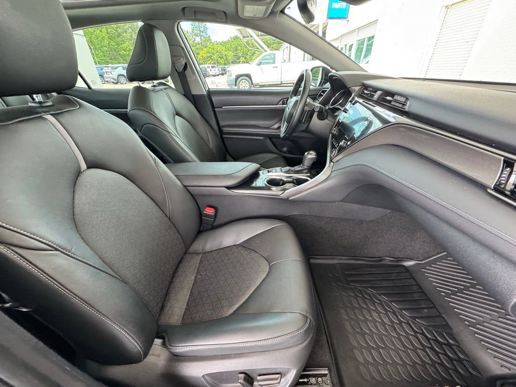 Used 2019 Toyota Camry XSE FWD image 15