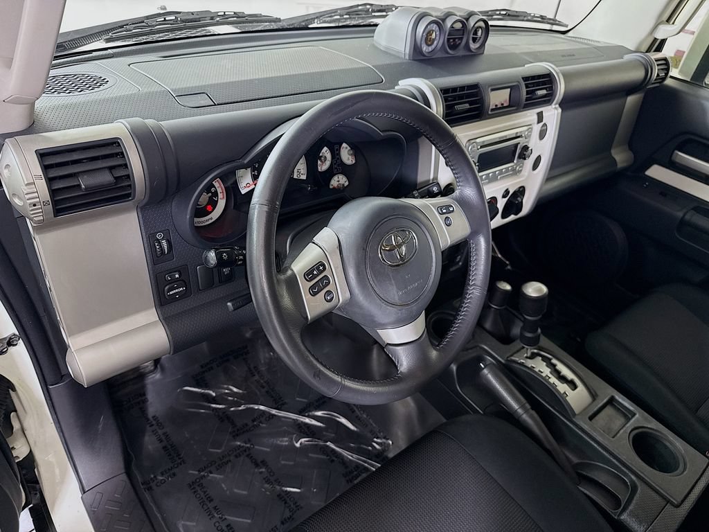 Used 2013 Toyota FJ Cruiser 4WD w/ Upgrade Pkg image 16