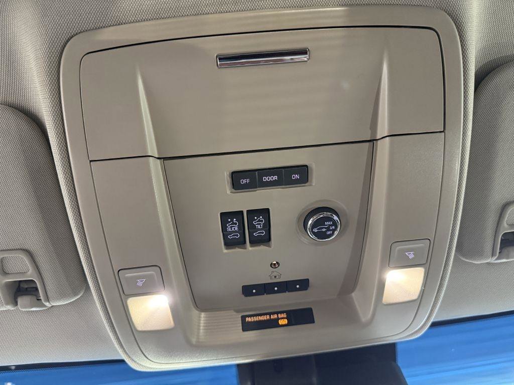 Used 2017 Chevrolet Suburban Premier image 39