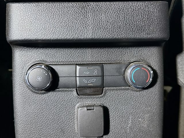 Used 2018 Ford Explorer XLT AWD/4WD image 25