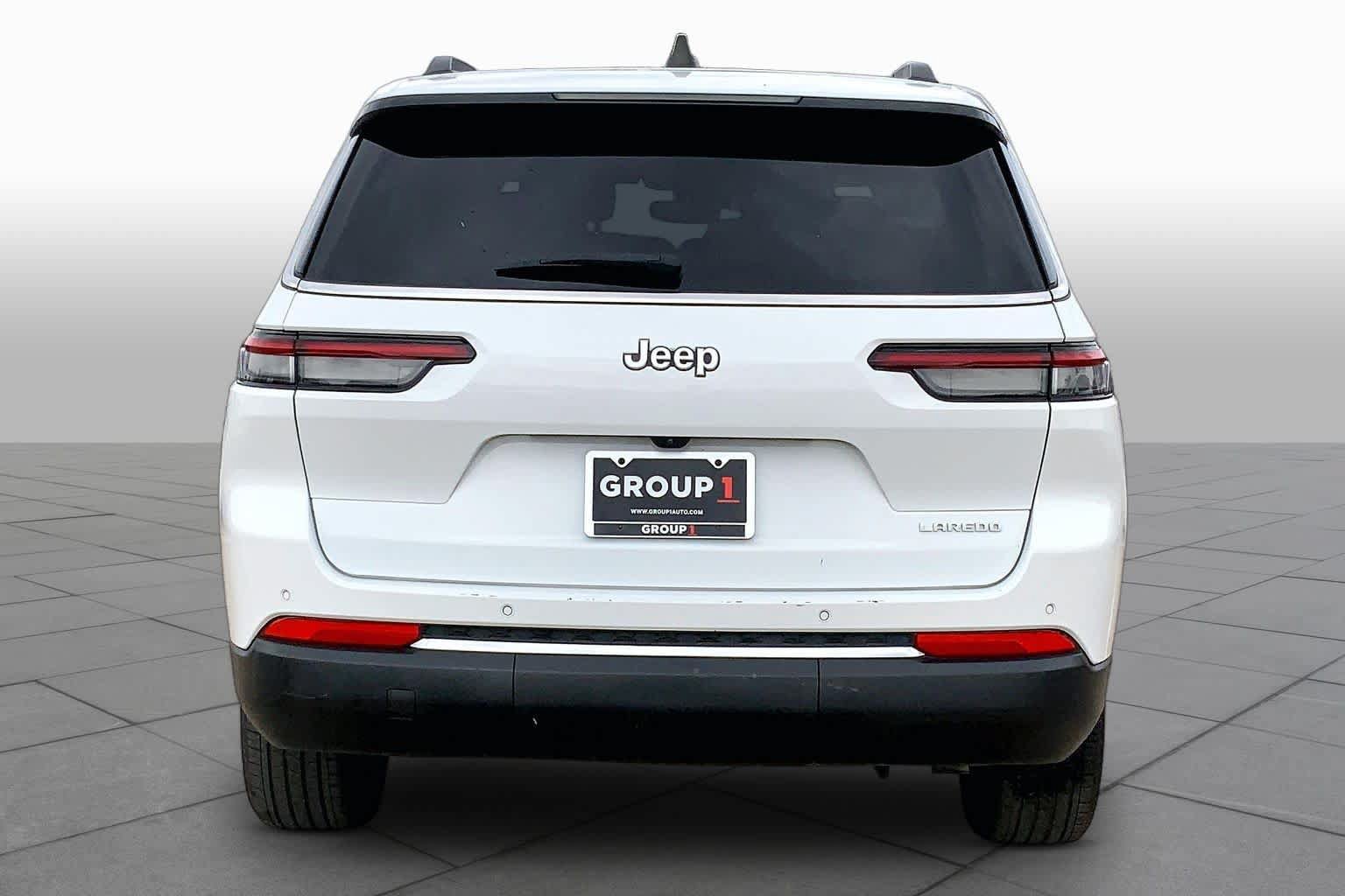 Used 2024 Jeep Grand Cherokee L Laredo RWD image 4