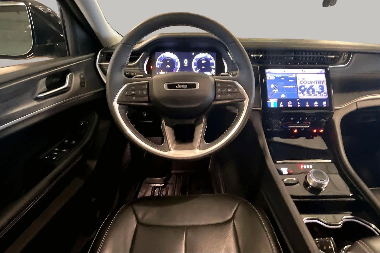 Used 2023 Jeep Grand Cherokee L Limited w/ Luxury Tech Group II AWD/4WD image 5