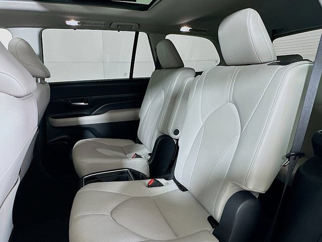 Used 2024 Toyota Grand Highlander AWD image 23