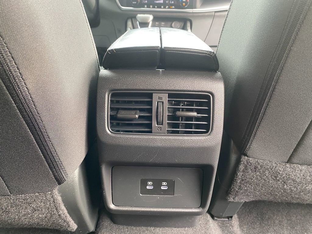 Used 2024 Nissan Rogue SV image 27
