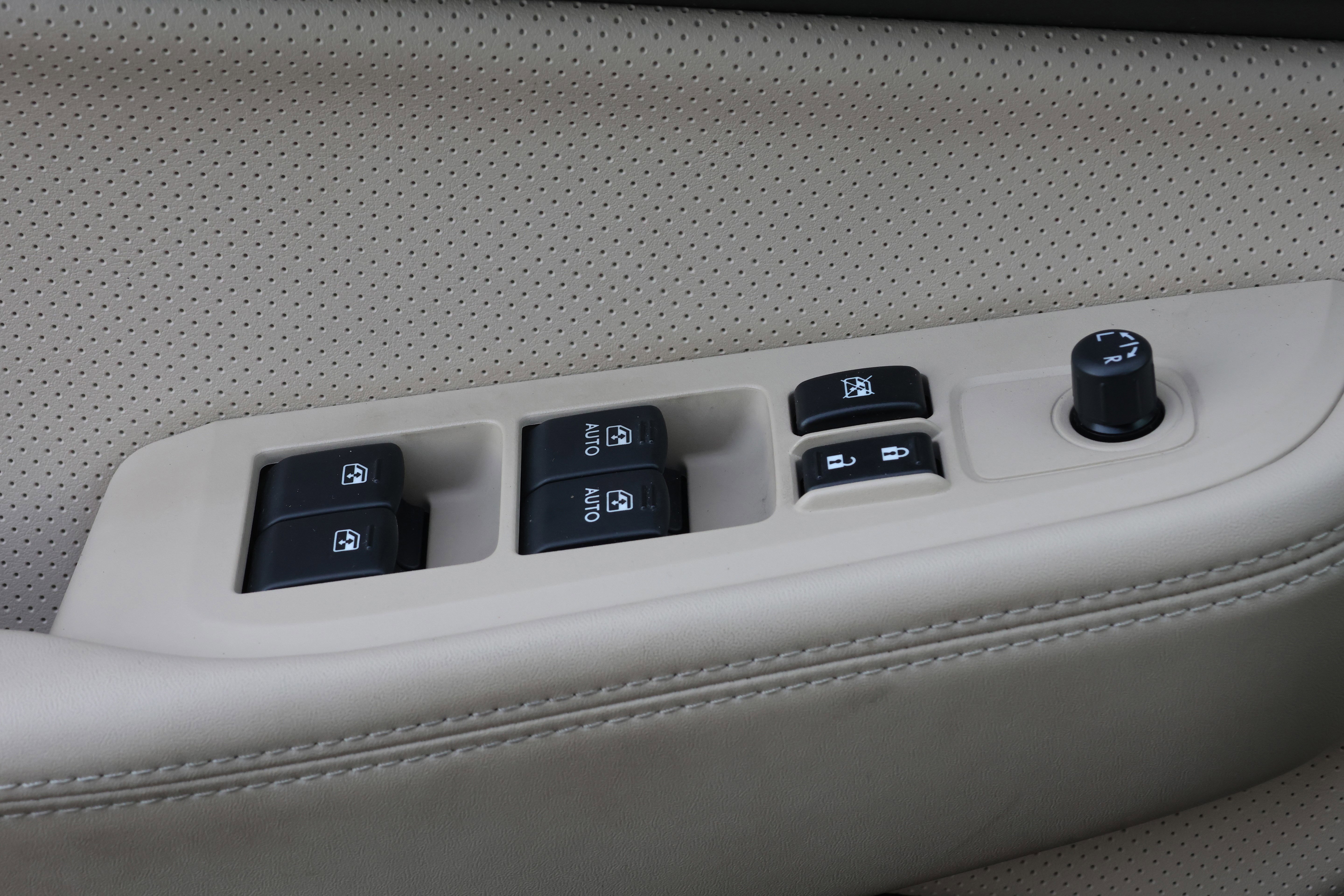 Used 2016 Subaru Outback 3.6R Limited image 14