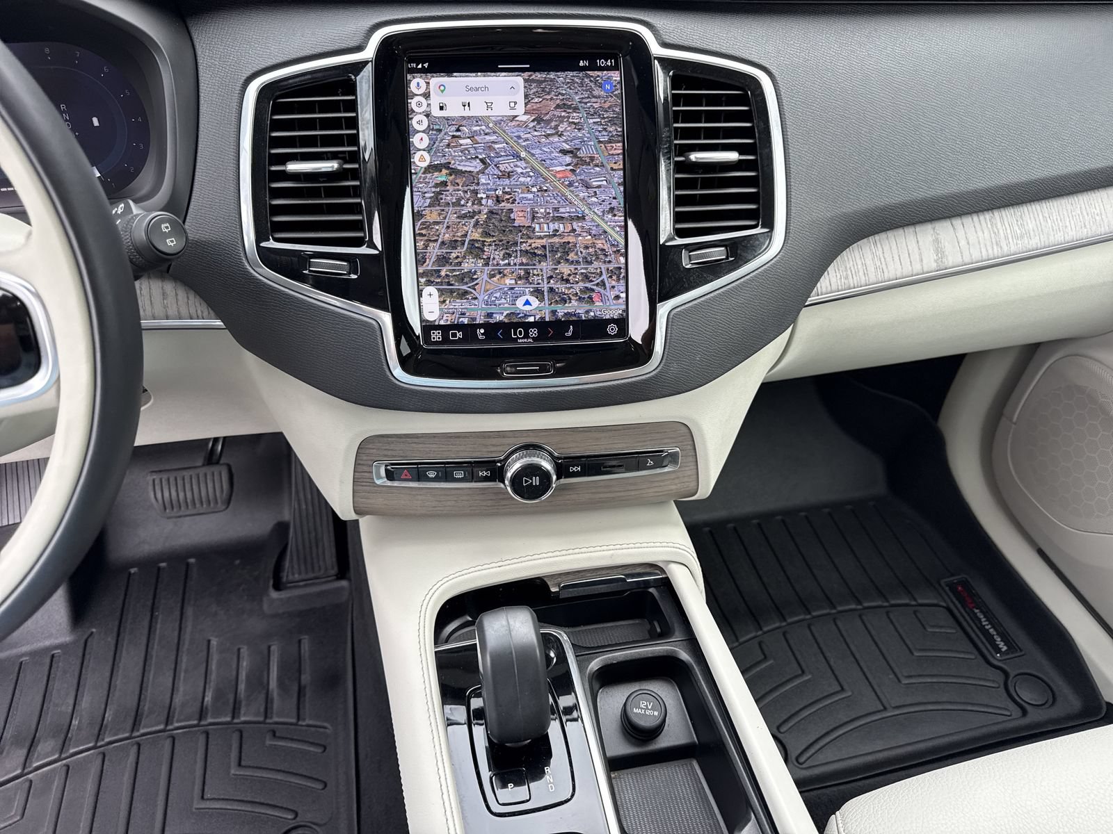 Used 2023 Volvo XC90 B6 Plus AWD/4WD image 33