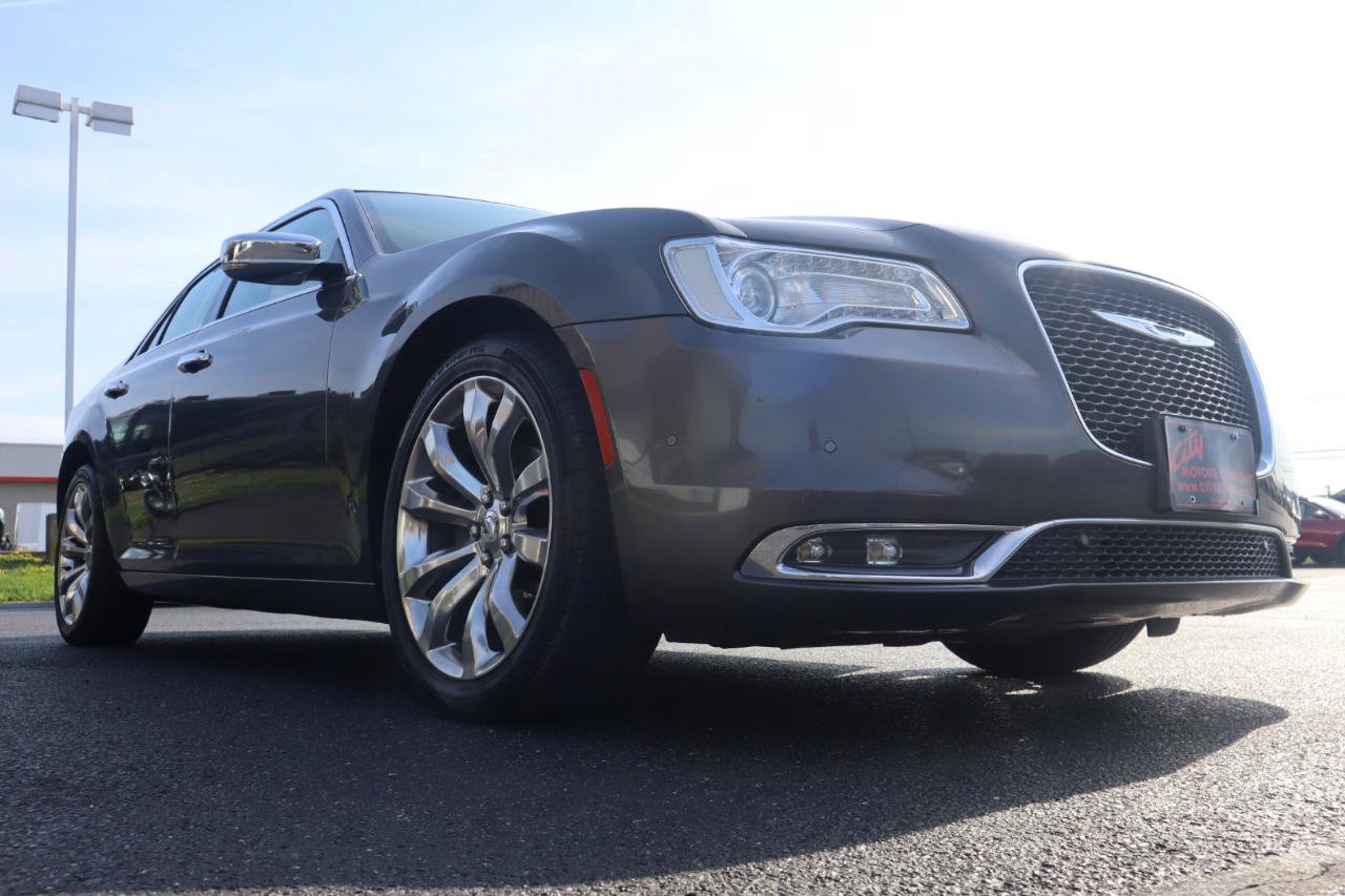 Used 2015 Chrysler 300 C w/ Light Group RWD image 18