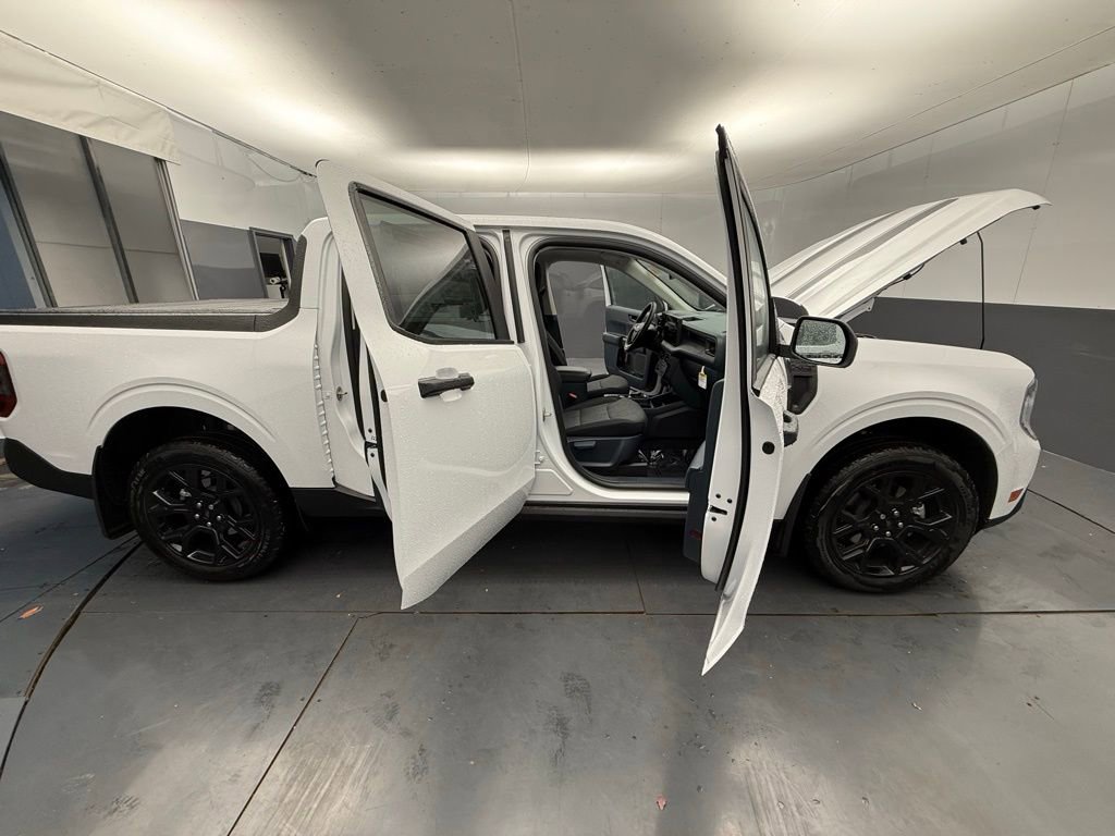New 2025 Ford Maverick XLT w/ XLT Luxury Package image 19