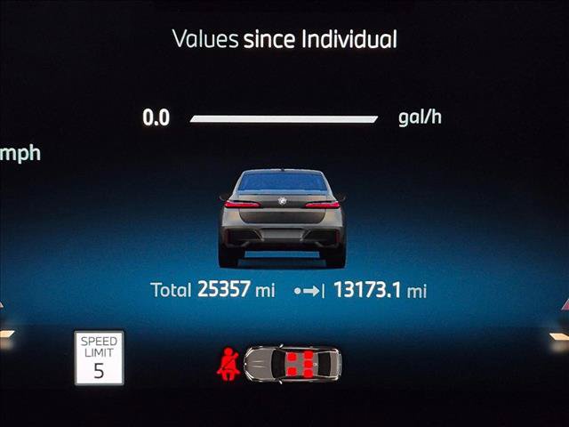 Used 2023 BMW 760i xDrive w/ Parking Assistance Package AWD/4WD image 9