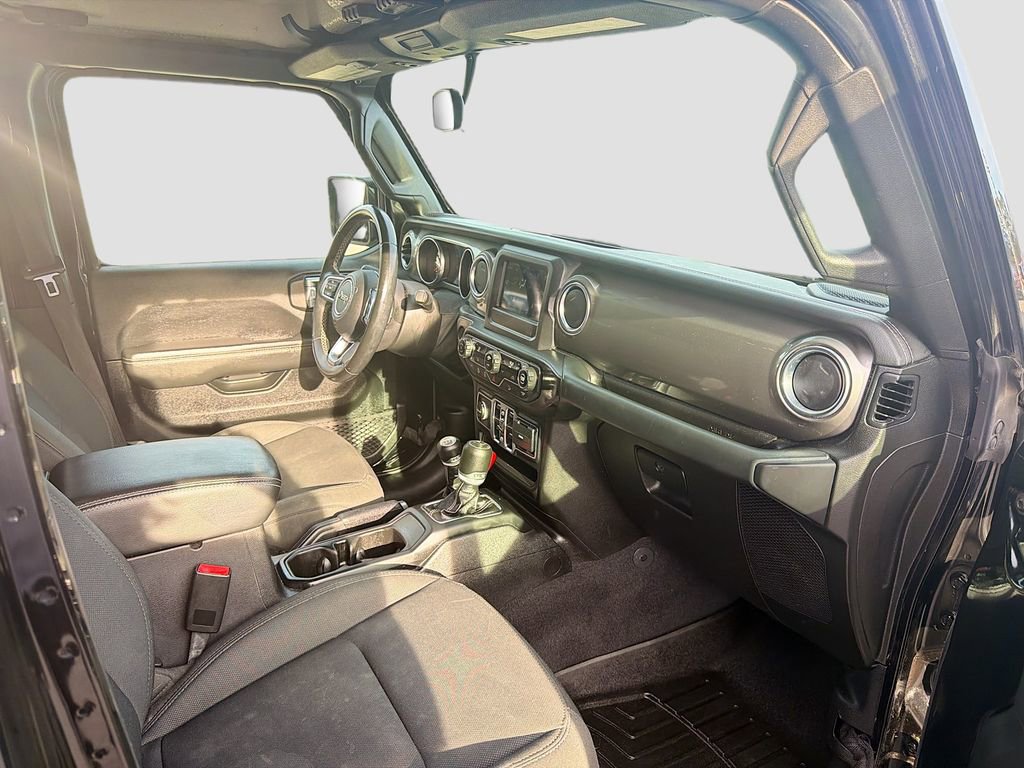 Used 2020 Jeep Wrangler Unlimited Sahara image 33
