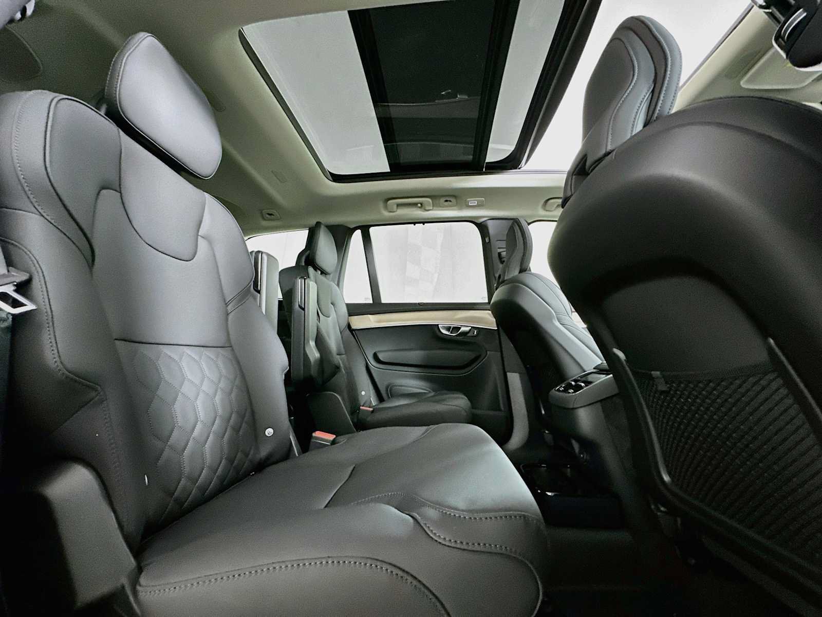 New 2027 Volvo XC90 B6 Plus AWD/4WD image 26