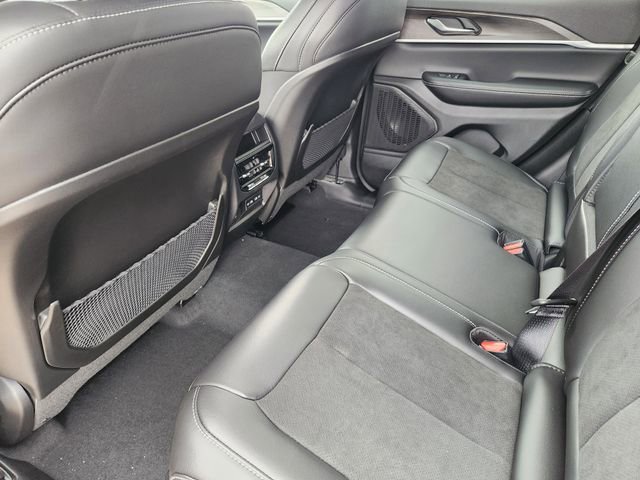New 2026 Jeep Grand Cherokee Altitude RWD image 21