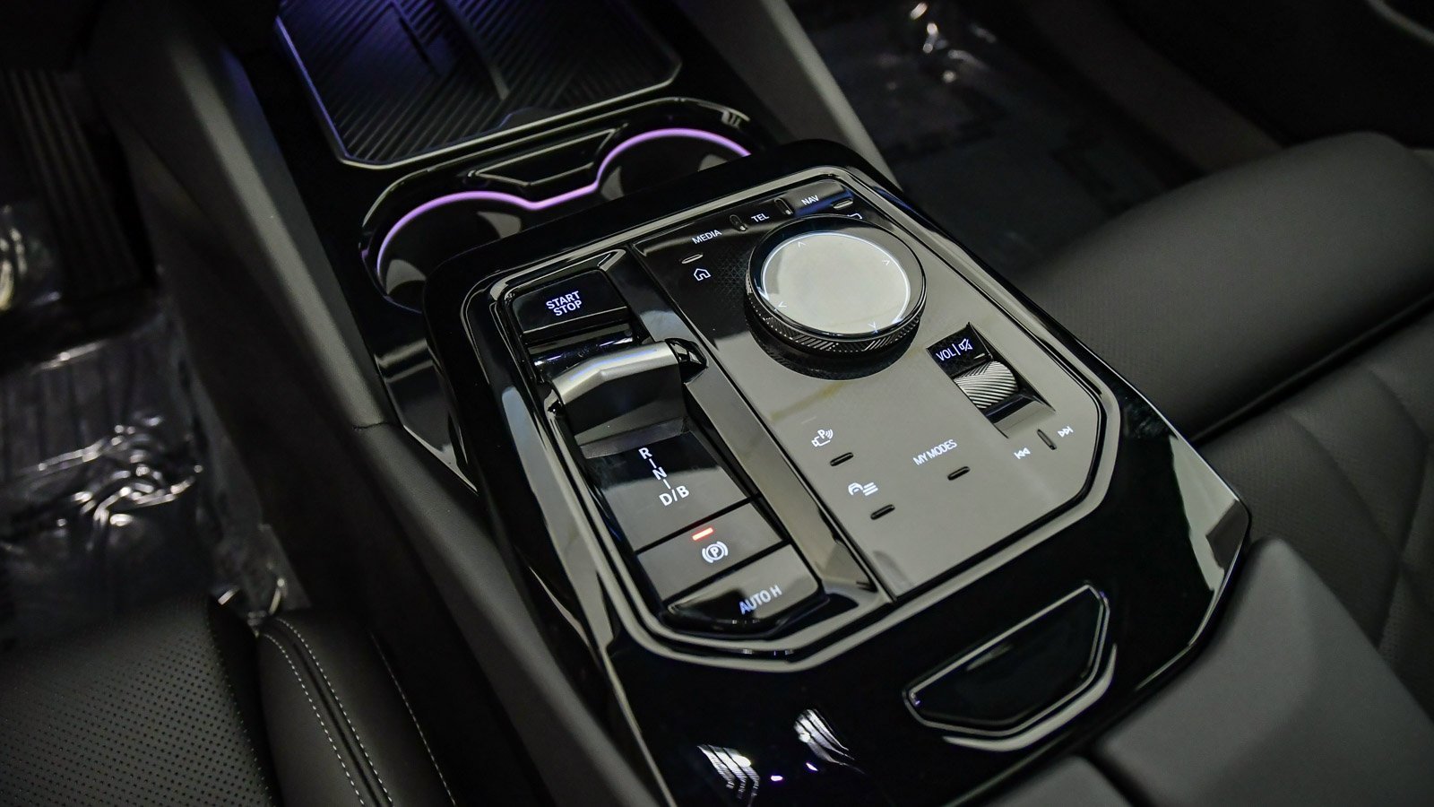 Used 2025 BMW i5 xDrive40 w/ Premium Package image 23