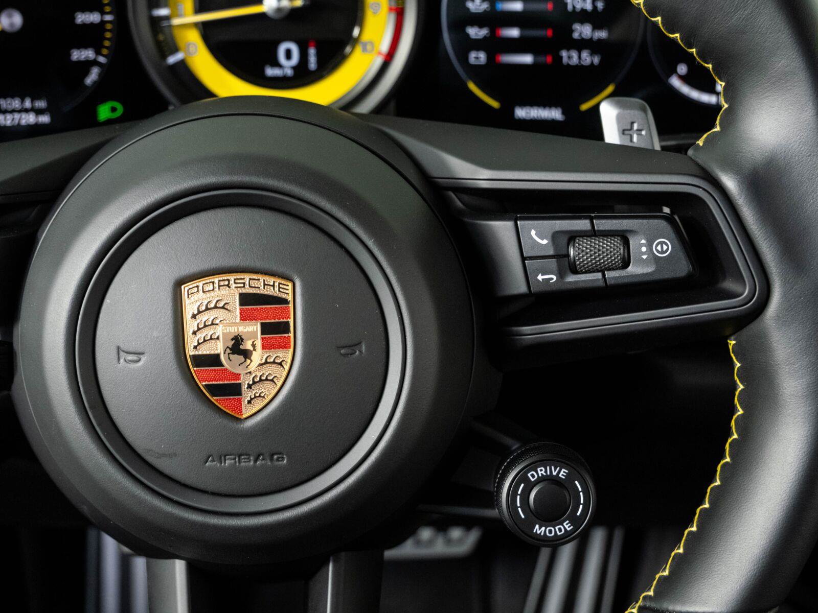 Used 2024 Porsche 911 GT3 RWD image 11