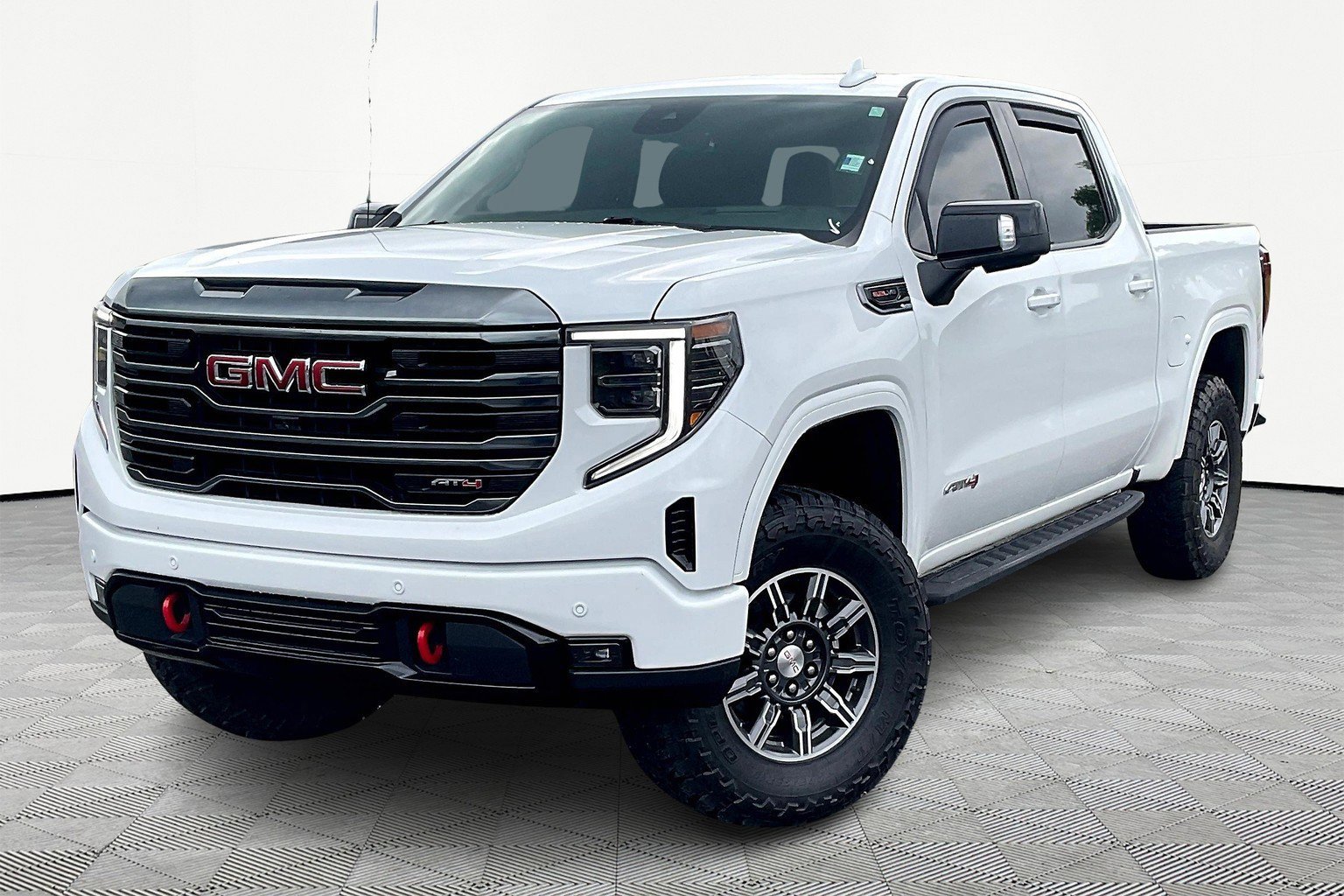 Used 2024 GMC Sierra 1500 AT4 w/ Technology Package image 2