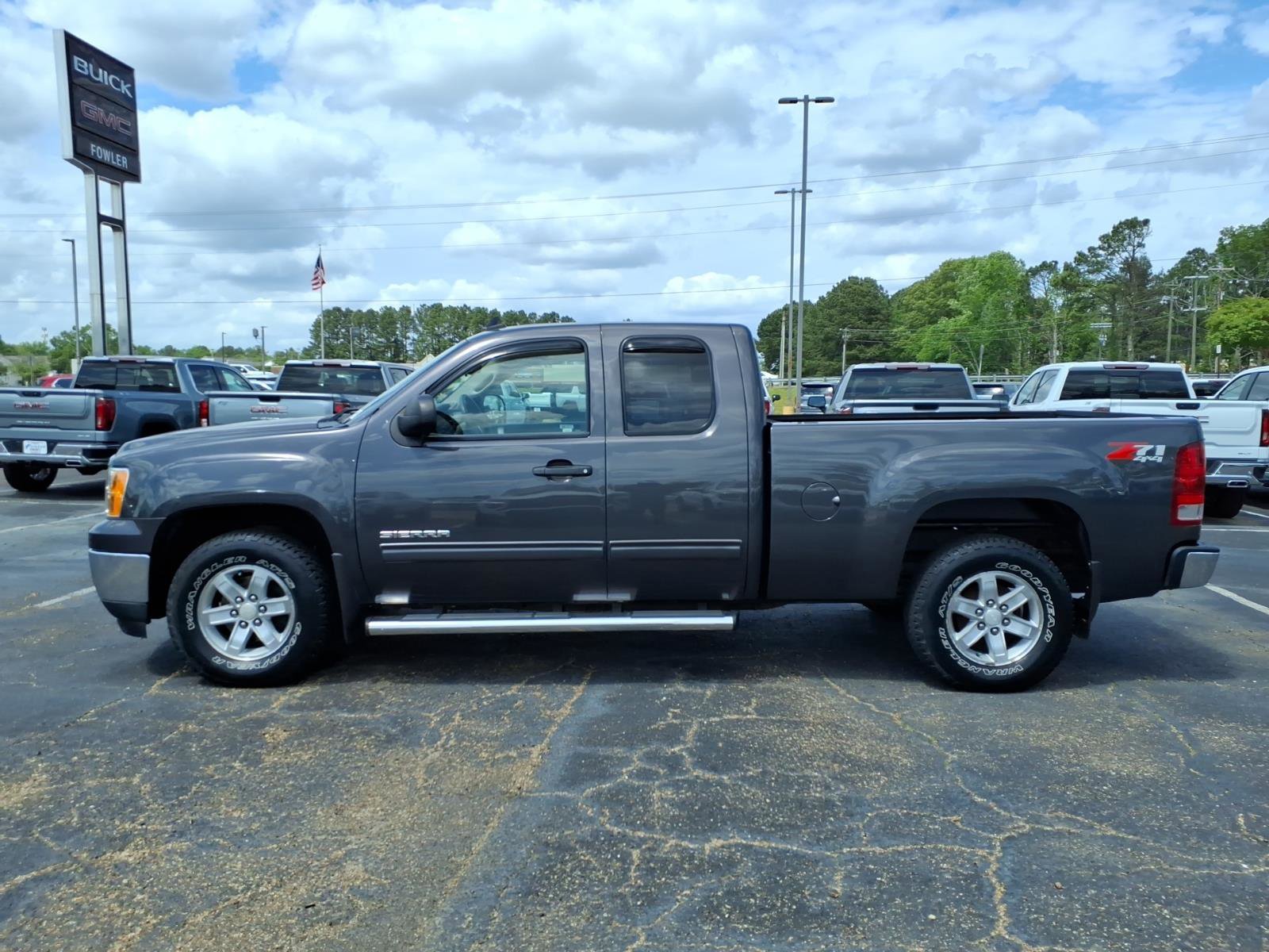 Used 2011 GMC Sierra 1500 SLE w/ Power Tech Package image 1
