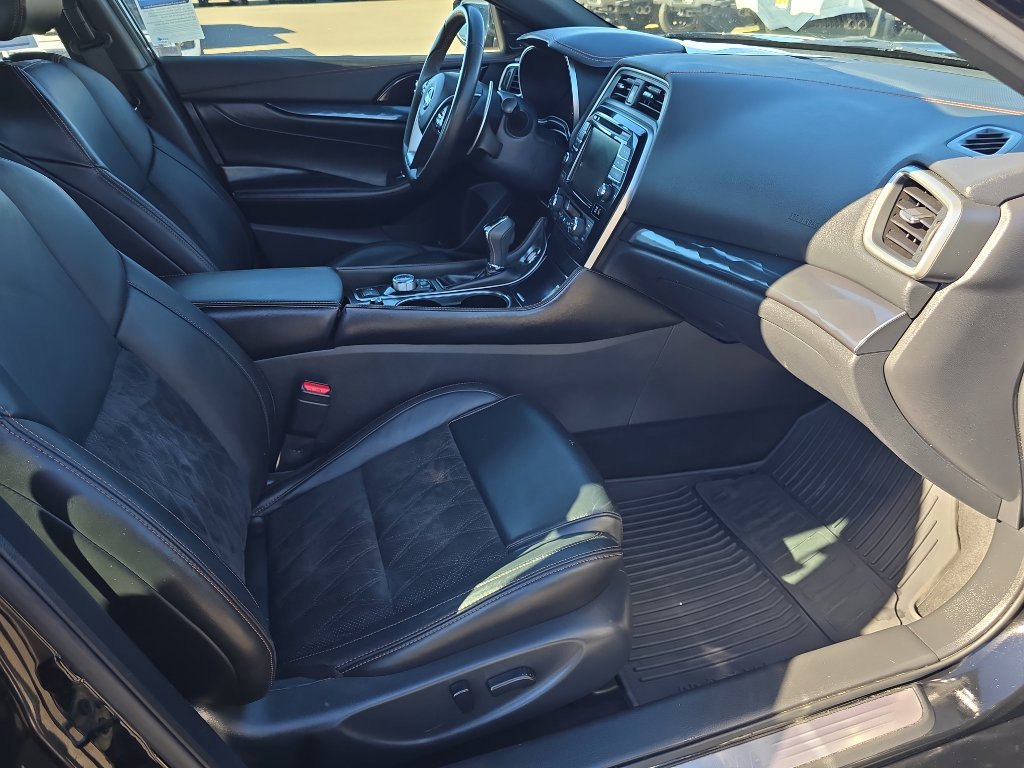 Used 2022 Nissan Maxima SR w/ Sport Mat Group image 16