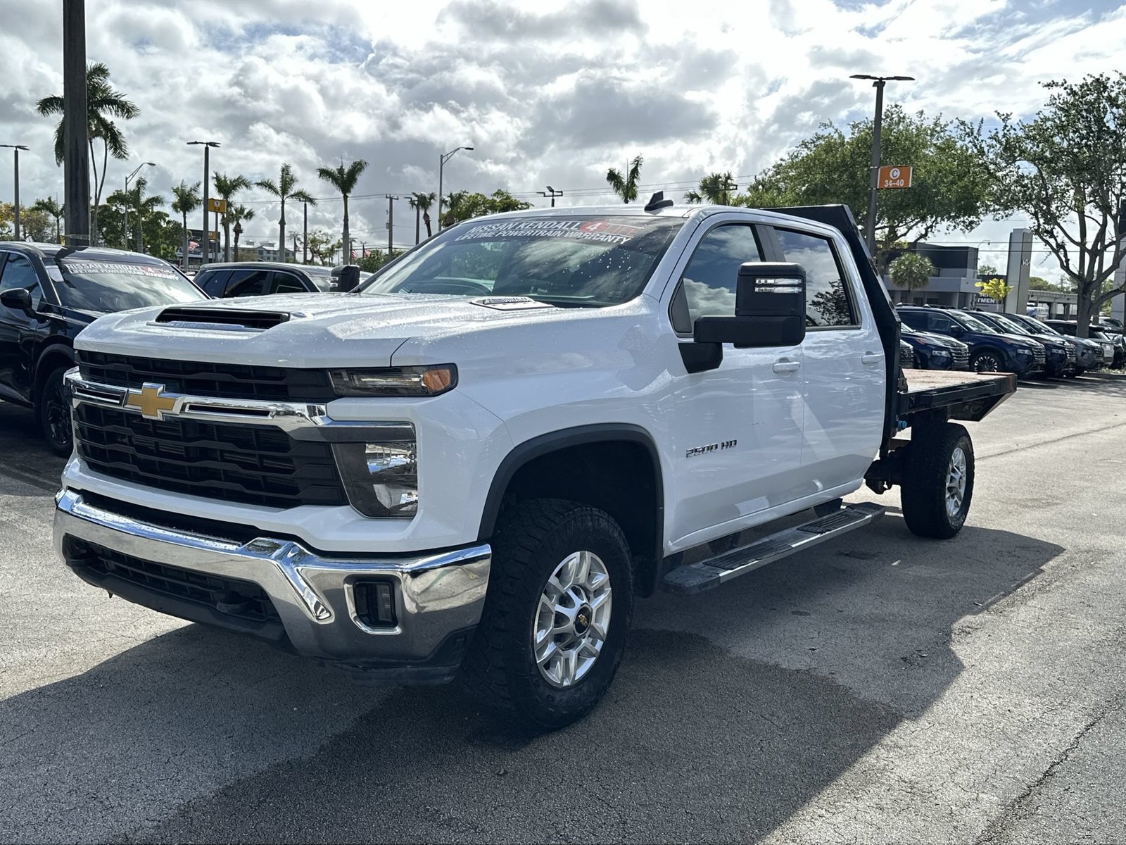 Used 2024 Chevrolet Silverado 2500 LT w/ Convenience Package AWD/4WD image 4