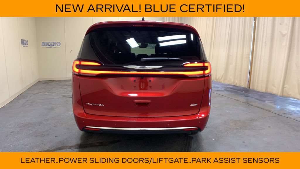 Used 2026 Chrysler Pacifica Select AWD/4WD image 4