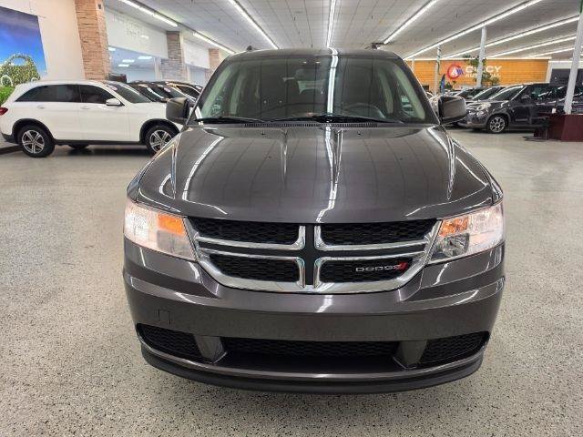 Used 2020 Dodge Journey SE FWD image 2