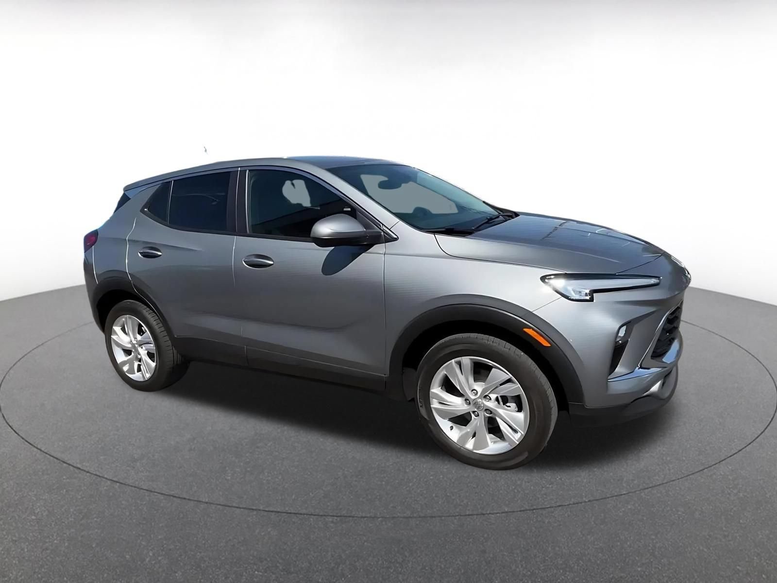Used 2025 Buick Encore GX Preferred AWD/4WD image 2