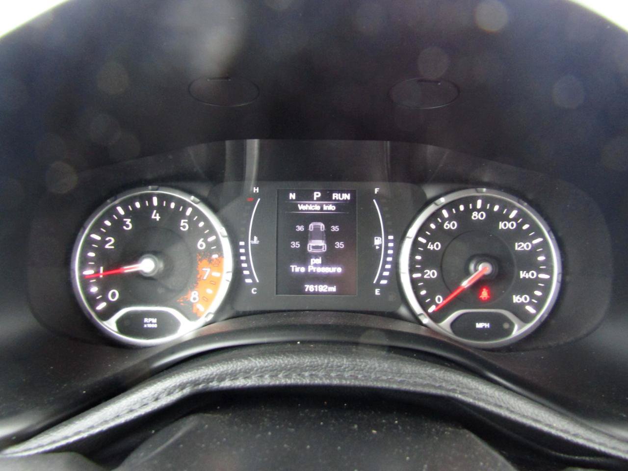 Used 2018 Jeep Renegade Latitude w/ Cold Weather Group FWD image 14