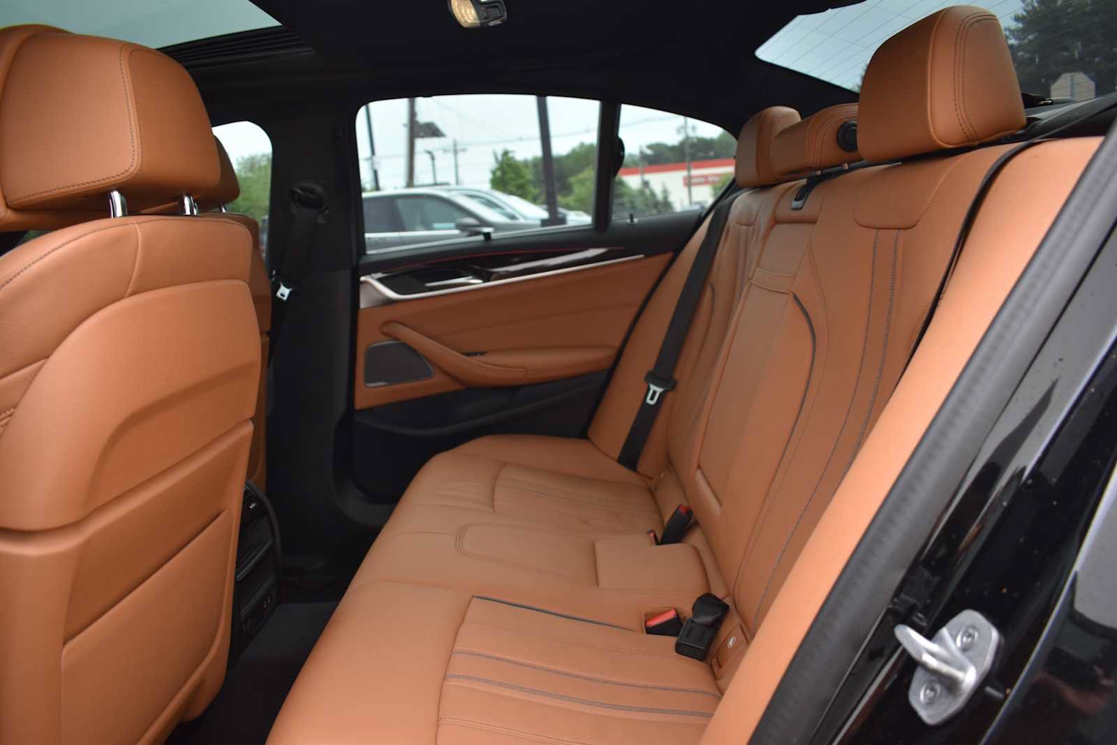 Used 2023 BMW M550i xDrive w/ Executive Package AWD/4WD image 16