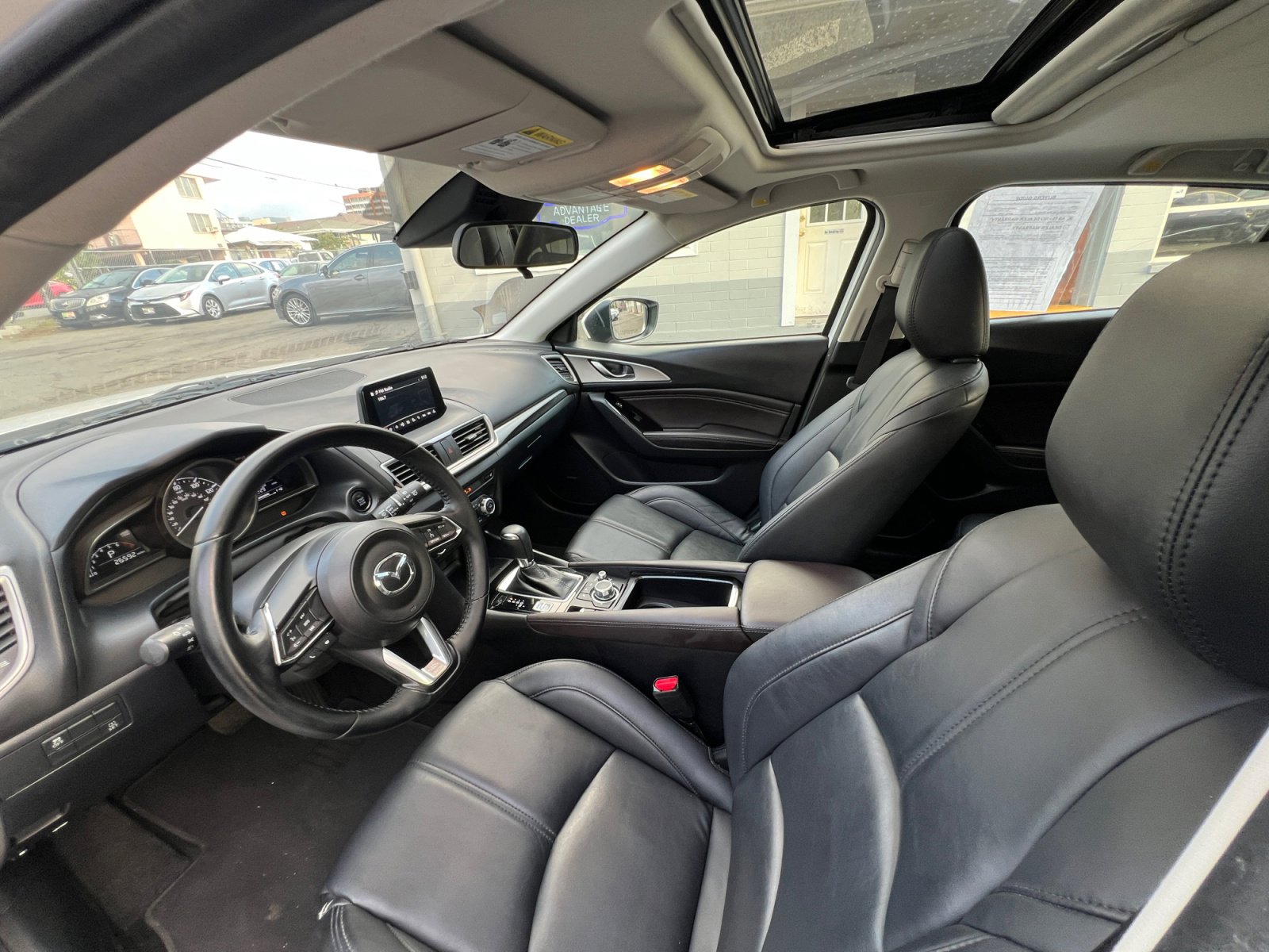 Used 2018 MAZDA MAZDA3 Touring image 22