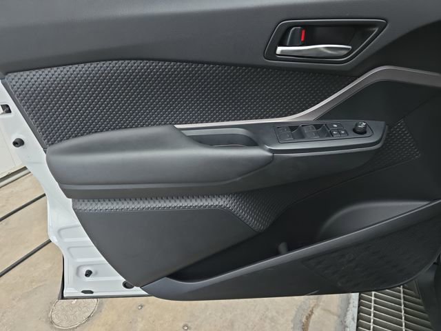 Used 2022 Toyota C-HR XLE image 10