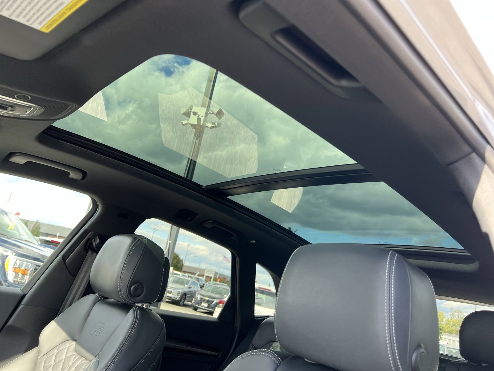 Used 2023 Audi SQ5 Premium Plus w/ Premium Plus Package image 24