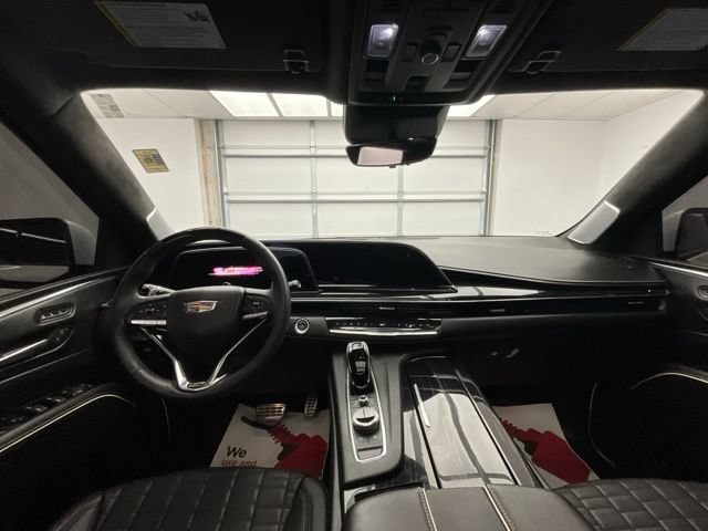 Used 2024 Cadillac Escalade V w/ LPO, ONYX Package AWD/4WD image 4