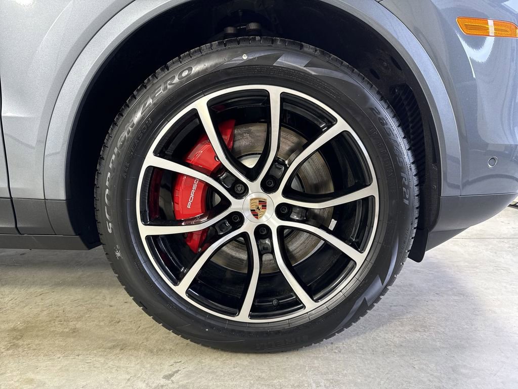 New 2026 Porsche Cayenne S image 15