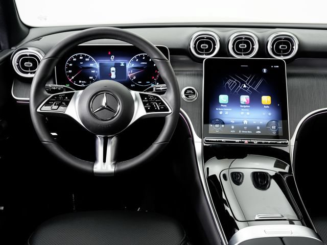 Used 2025 Mercedes-Benz GLC 300 4MATIC image 16