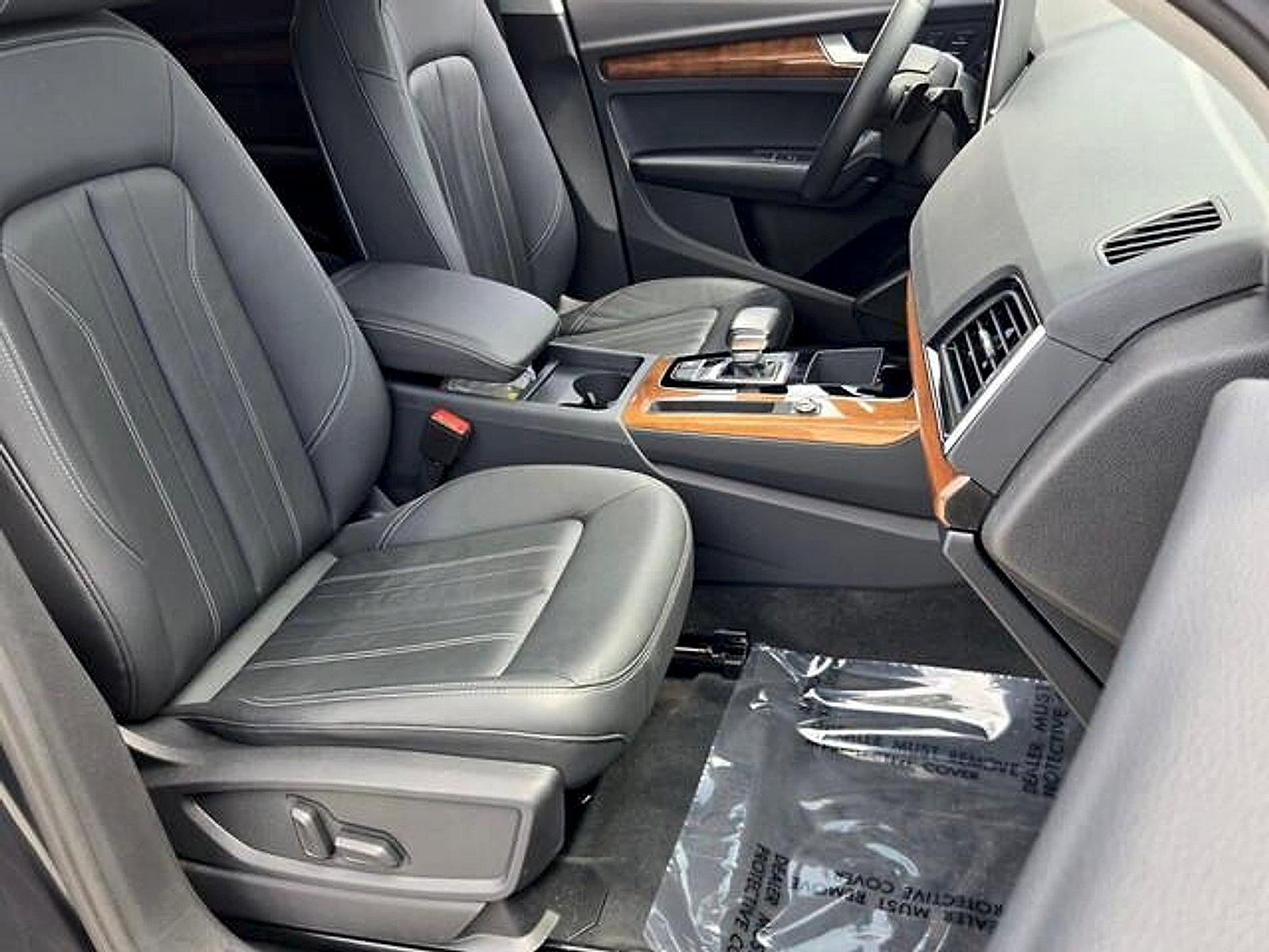 Used 2023 Audi Q5 2.0T Premium w/ Convenience Package AWD/4WD image 16