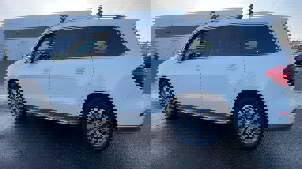 Used 2019 Mercedes-Benz GLS 450 4MATIC image 3